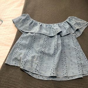 BEAUTIFUL OFF THE SHOULDER BLUE TOP!